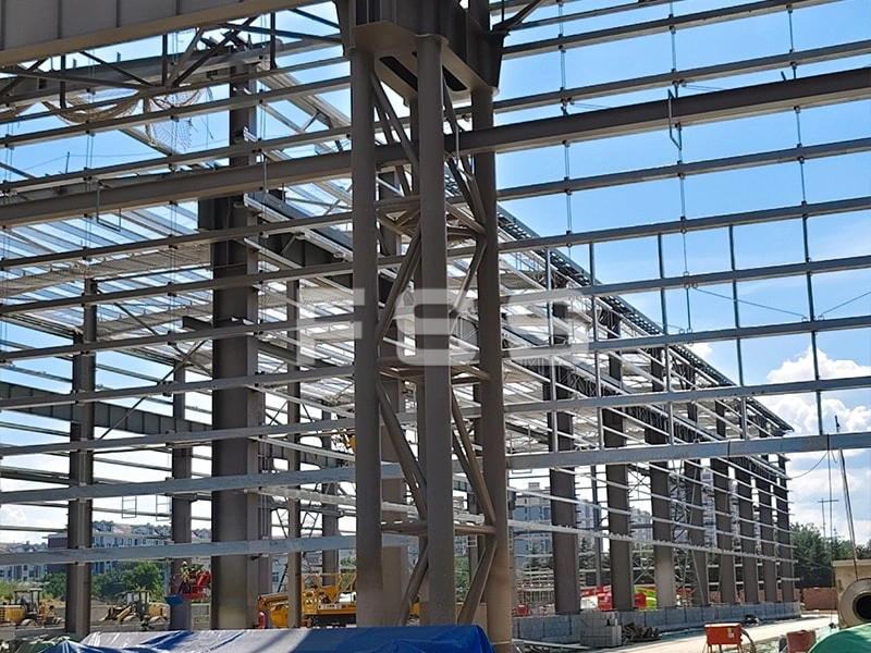 Automotive, aerospace, and rail equipment (adapts to irregular layouts and seismic zones).