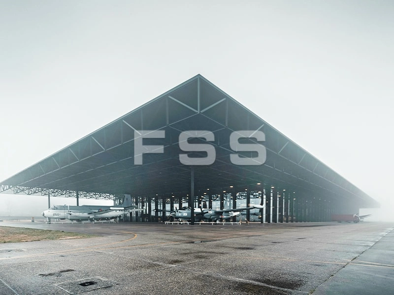 Aircraft hangar